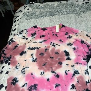 Victoria’s Secret pink T-shirt